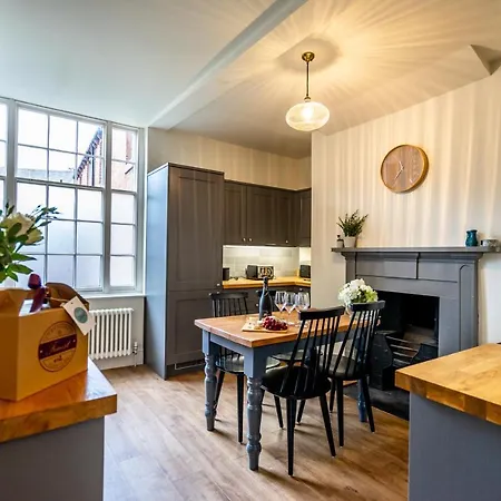 別荘 14 Castlegate *